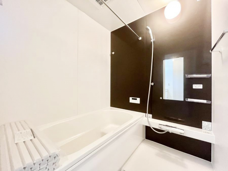 �����@����̔�������Ă���閾�邢�������̂���o�X���[�� 