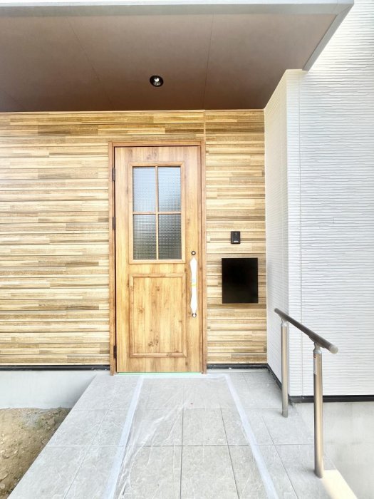 ���ց@��؂ȉƑ��A���q���o�}���錺�ցB 