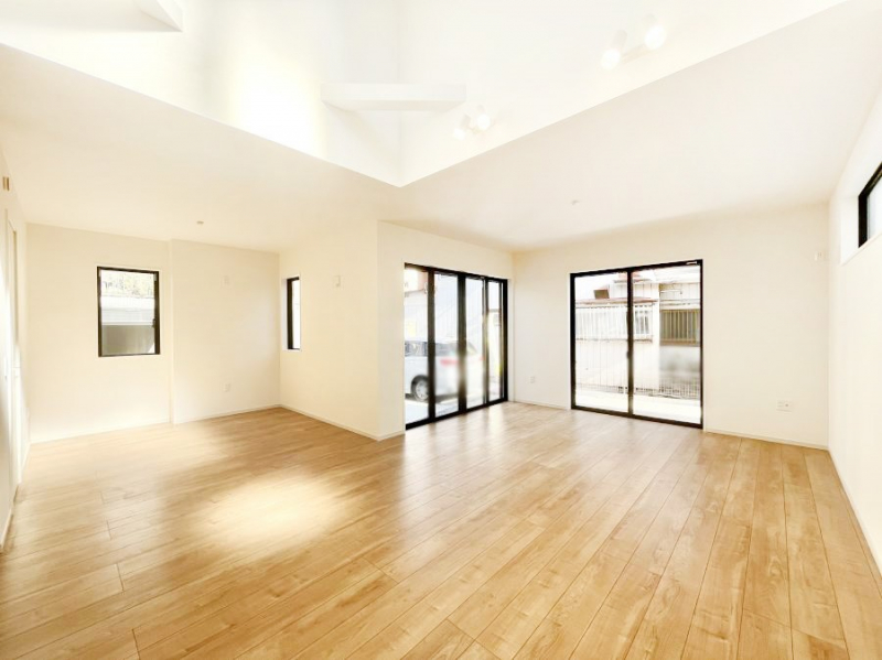 ���r���O�@�Ƒ��c���̎��Ԃ����������Ȃ��났�̃��r���O�_�C�j���O�B   