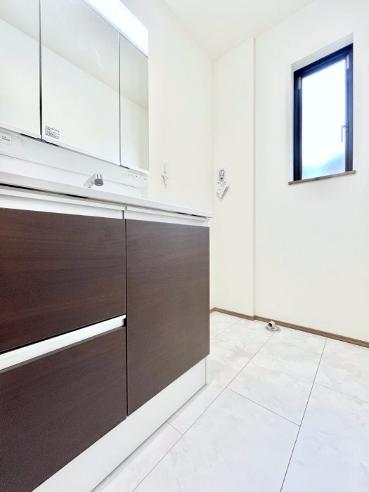 ���ʑ�E���ʏ��@���������Ă���̂Ŏ��C�̑����ꏊ�ł����C���ł����K�ł��B�����̐g�x�x���C�����ǂ��s���܂��ˁB