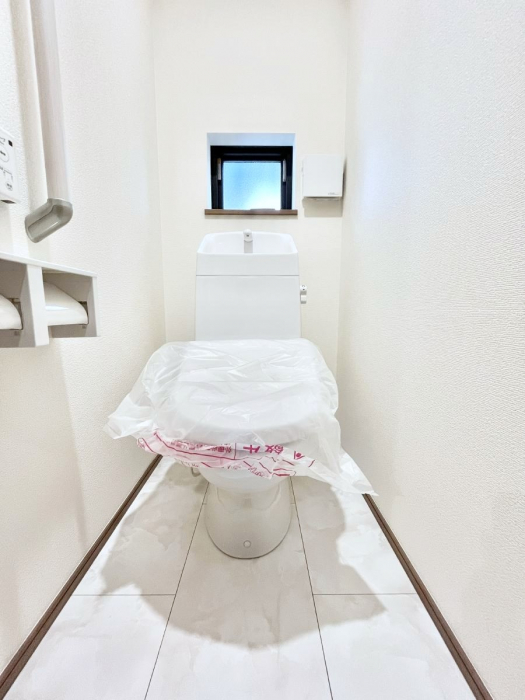 �g�C���@�g�C����1�K��2�K���ꂼ��ɔz�u����Ă��ĂƂĂ��֗��ł��B 