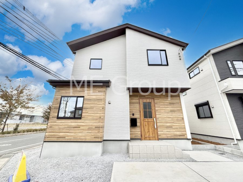 ���n�O�ώʐ^�@���X�����I�����Ղ�̗z���ƊJ�����ɕ�܂�閾�邢�Z�܂��B 