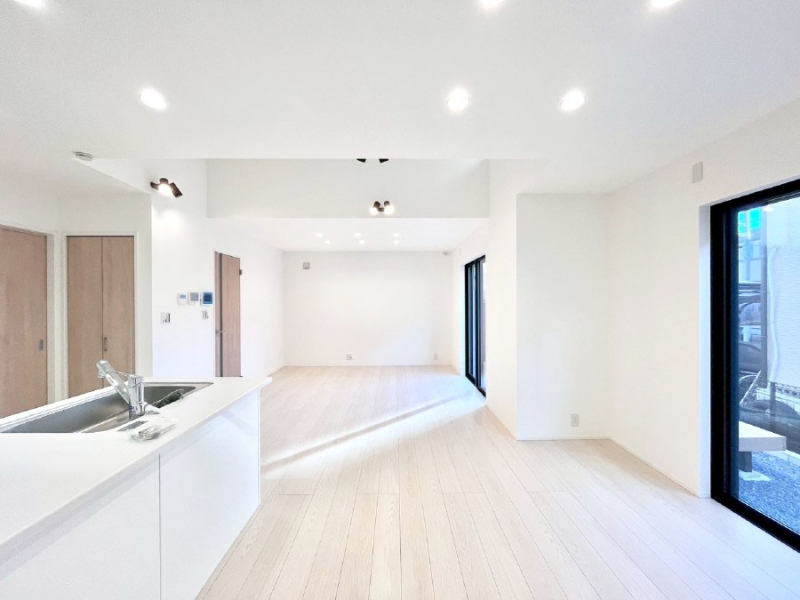 ���̑����ρ@�傫�ȑ����炽���Ղ�̗z���ƕ����������郊�r���O  