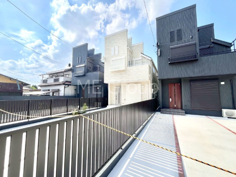 ���n�O�ώʐ^�@�������ꂽ�O�ρA�㎿�ȏZ��Ԃ��L���鎺���͉i�����S���ĉ߂�����Z���ł��B 