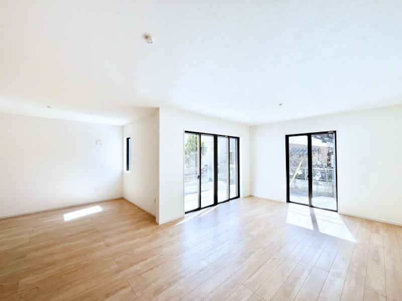 ���̑����ρ@17.7���{6.1���̃��r���O�_�C�j���O�B�H���Ƃ��났�X�y�[�X���g���������₷���v�����j���O�B