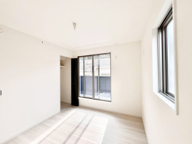 ���̑����ρ@�o���R�j�[���J�������v���X���Ă����m��