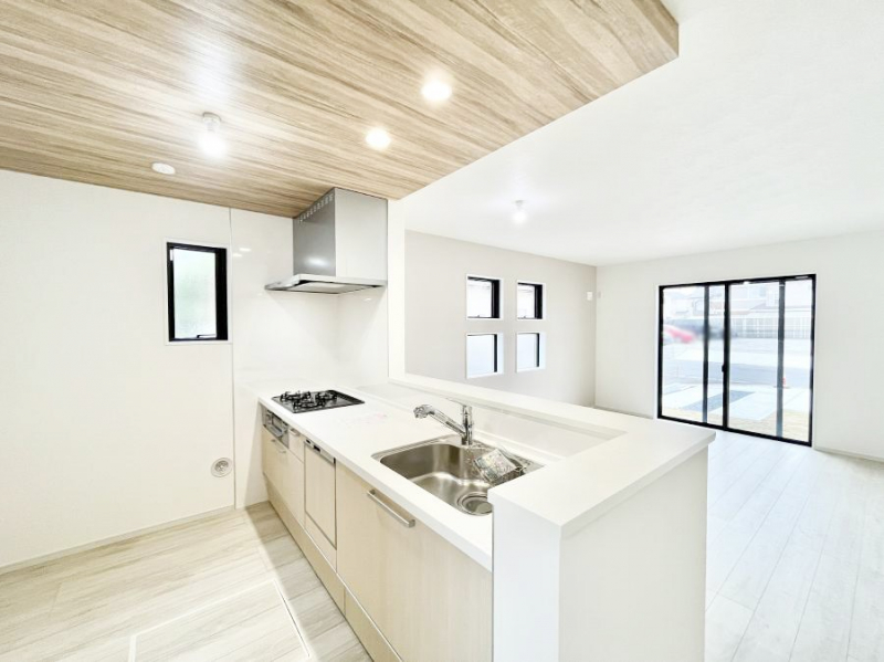 �L�b�`���@���������Ȃ��炲�Ƒ��Ƃ̉�b���y���߂�ΖʃJ�E���^�[�L�b�`��