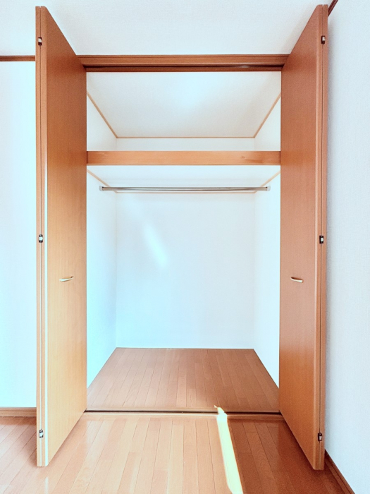 ���[�@�m���̃N���[�[�b�g�B���s��������̂Ō���̈ߗނ�����������܂�܂��B