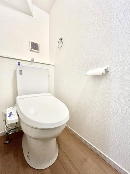 �g�C���@�g�C����1�K��2�K���ꂼ��ɔz�u����Ă��ĂƂĂ��֗��ł��B 