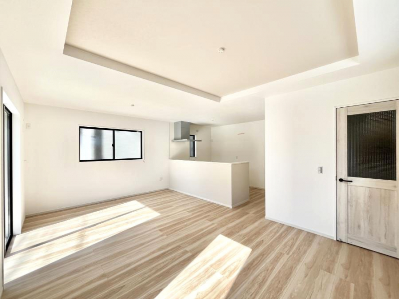 ���r���O�@�������������͋C�̂k�c�j�͉Ƒ��݂�Ȃ̉��K���  