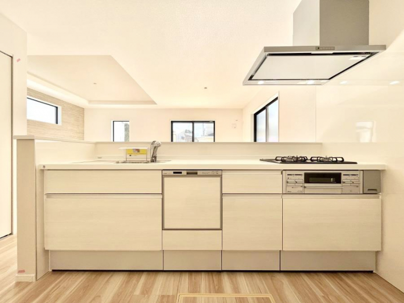 �L�b�`���@���������Ȃ���ł����Ƒ��Ƃ̉�b���y���߂�ΖʃL�b�`��