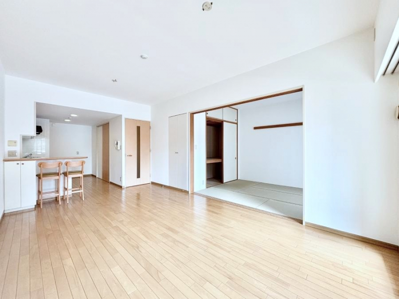 ���r���O�@�Ƒ��c���̎��Ԃ����������Ȃ��났�̃��r���O�_�C�j���O�B   