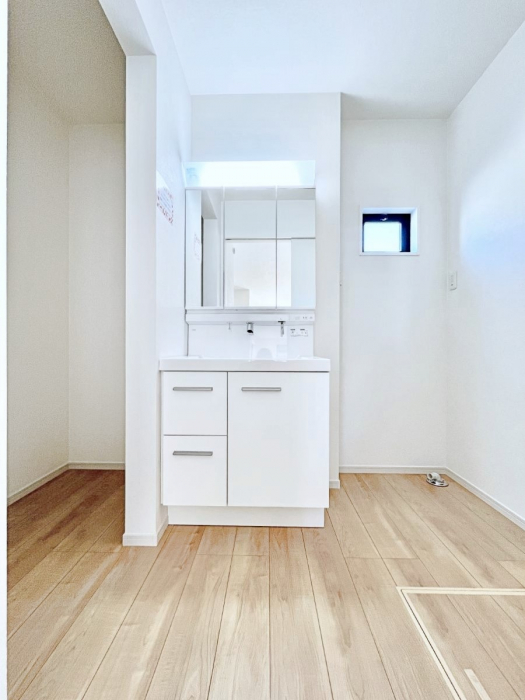 ���ʑ�E���ʏ��@��Ƃ�̐��ʃX�y�[�X�Œ��̐g�x�x���X���[�Y��