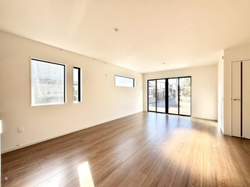 ���r���O�@�傫�ȑ����炽���Ղ�̗z���ƕ����������郊�r���O  