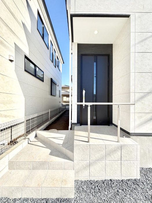 ���ց@��؂ȉƑ��A���q���o�}���錺�ցB