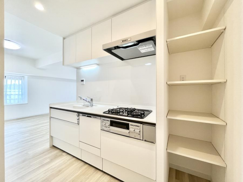 �L�b�`���@�Ƒ��c���̎��Ԃ����������ȃ_�C�j���O�L�b�`��  