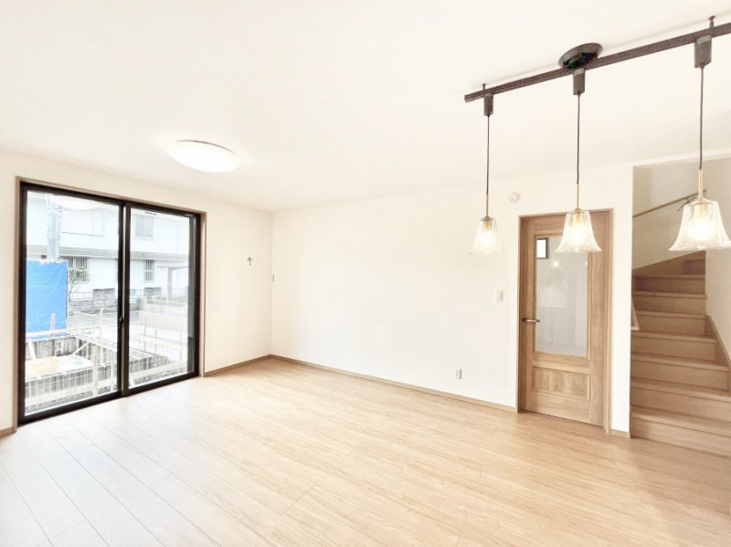 ���̑����ρ@�Ƒ������R�ƏW�܂�e���̃X�y�[�X�ɂȂ肻��