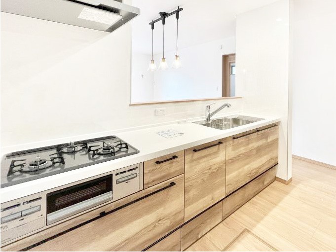 �L�b�`���@���������Ȃ���ł����Ƒ��Ƃ̉�b���y���߂�ΖʃL�b�`��