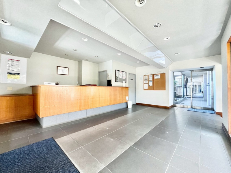 �G���g�����X�@�������������͋C�̃G���g�����X