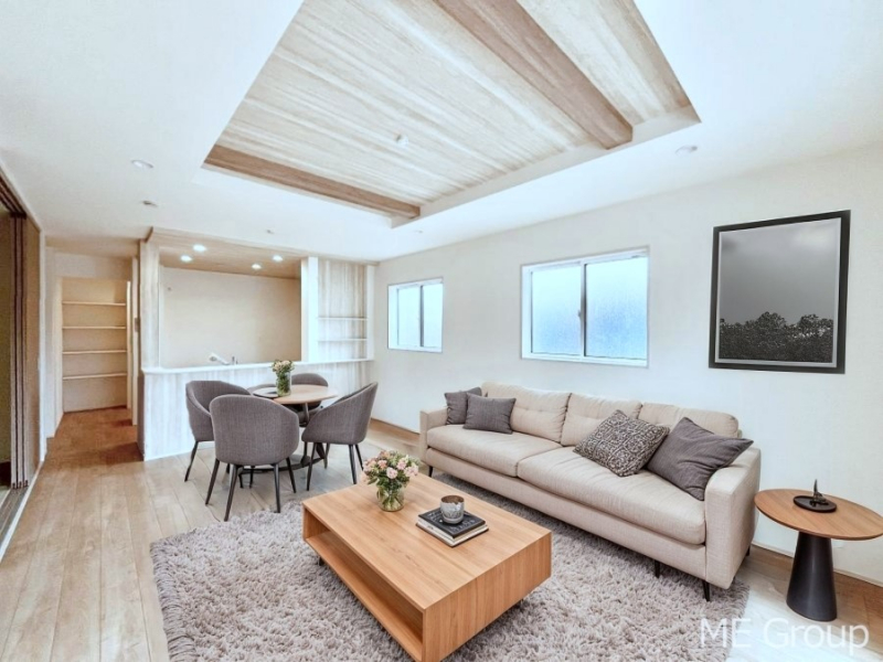 ���r���O�@�Ƒ��̘a�₩�ȉ�b���������Ă������B�J�����̂��郊�r���O�ł��B���Ƌ��CG�ł�  