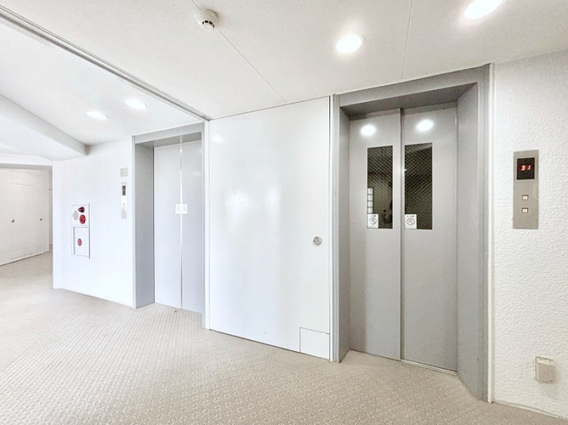 ���̑��@����̏�艺��ɕ֗��ȃG���x�[�^�[�I