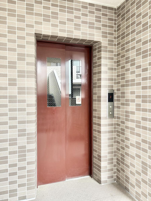 ���̑��@����̏�艺��ɕ֗��ȃG���x�[�^�[�I