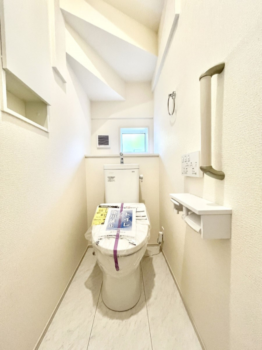 �g�C���@�g�C����1�K��2�K���ꂼ��ɔz�u����Ă��ĂƂĂ��֗��ł��B 