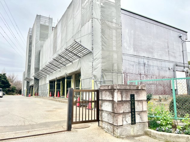 ���ӊ��@���w�Z 900m �����s�����c�䒆�w�Z