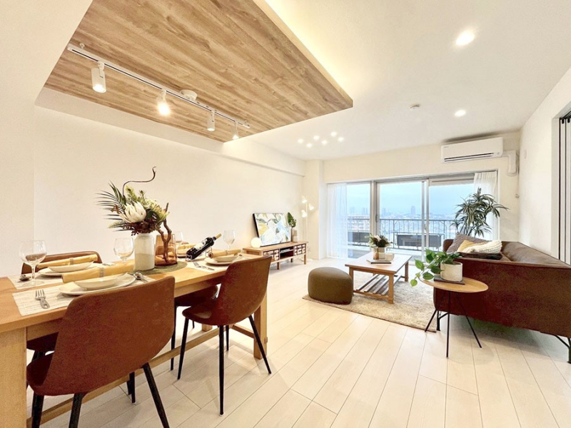 ���r���O�@�傫�ȑ����炽���Ղ�̗z���ƕ����������郊�r���O