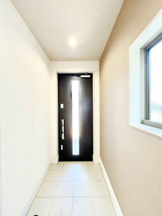 ���ց@�K���X�X���b�g�̓��������փh�A�������Ɍ���͂��Ă���܂��@