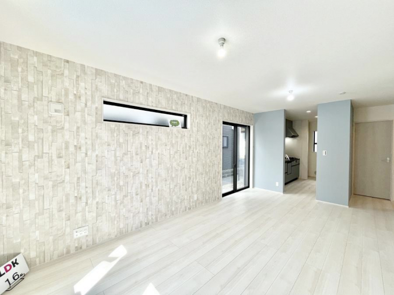 ���r���O�@�Ƒ��c���̎��Ԃ����������Ȃ��났�̃��r���O�_�C�j���O�B    