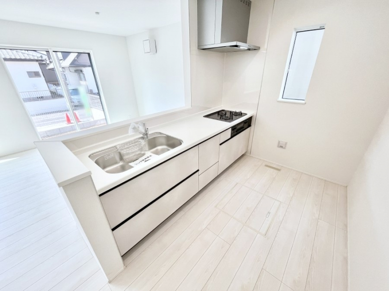 �L�b�`���@���r���O�ŗV�Ԃ��q�l�������Ȃ��炨�������ł���ΖʃL�b�`���B  