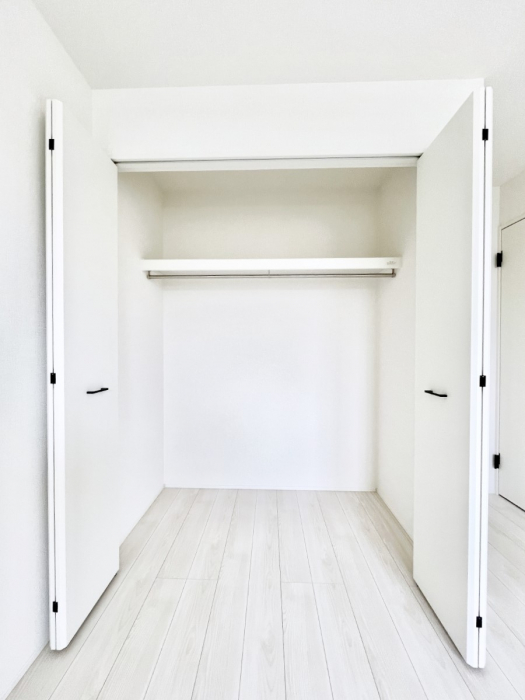 ���[�@�m���̃N���[�[�b�g�B���s��������̂Ō���̈ߗނ�����������܂�܂��B