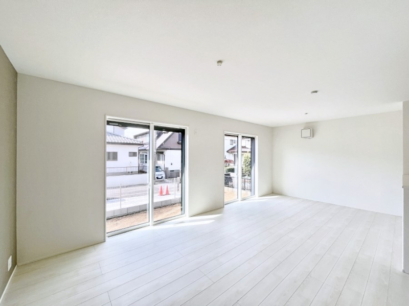 ���r���O�@�傫�ȑ����炽���Ղ�̗z���ƕ����������郊�r���O