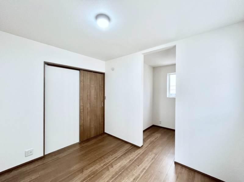 �Q���@�E�H�[�N�C���N���[�[�b�g�����邨�����B�G�߂��Ƃ̓���ւ����s�v�ŕ֗��ł��I