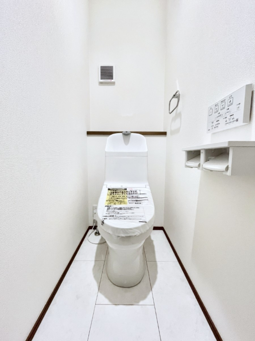 �g�C���@�g�C����1�K��2�K���ꂼ��ɔz�u����Ă��ĂƂĂ��֗��ł��B 