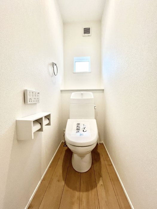 �g�C���@�g�C����1�K��2�K���ꂼ��ɔz�u����Ă��ĂƂĂ��֗��ł��B 