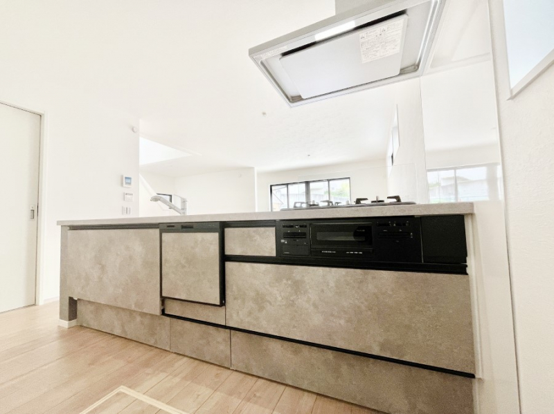 �L�b�`���@���������Ȃ���ł����Ƒ��Ƃ̉�b���y���߂�ΖʃL�b�`���@