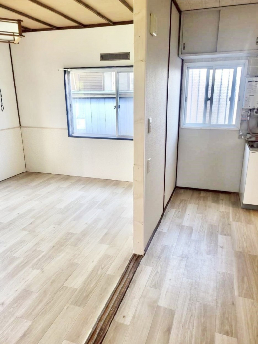 ���r���O�@���Ƒ��̓��₩�Șb�����ŕ�܂�閾�邢���r���O