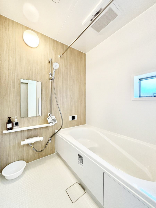 �����@����̔�������Ă���閾�邢�������̂���o�X���[��