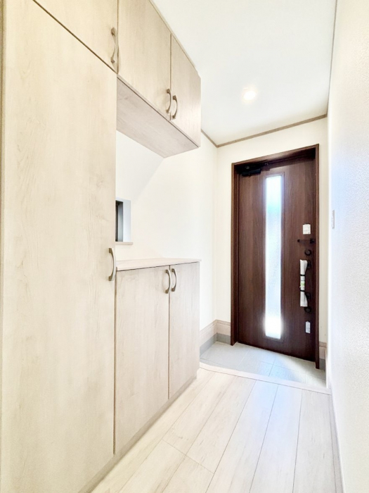 ���ց@�K���X�X���b�g�̓��������փh�A�������Ɍ���͂��Ă���܂�