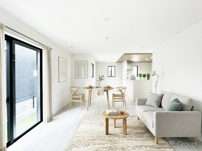 ���r���O�@�Ƒ��̘a�₩�ȉ�b���������Ă������B�J�����̂��郊�r���O�ł��B���Ƌ��CG�ł�  