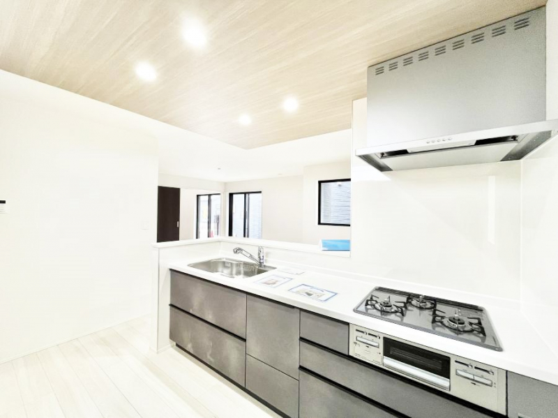 �L�b�`���@���������Ȃ��炲�Ƒ��Ƃ̉�b���y���߂�ΖʃJ�E���^�[�L�b�`��