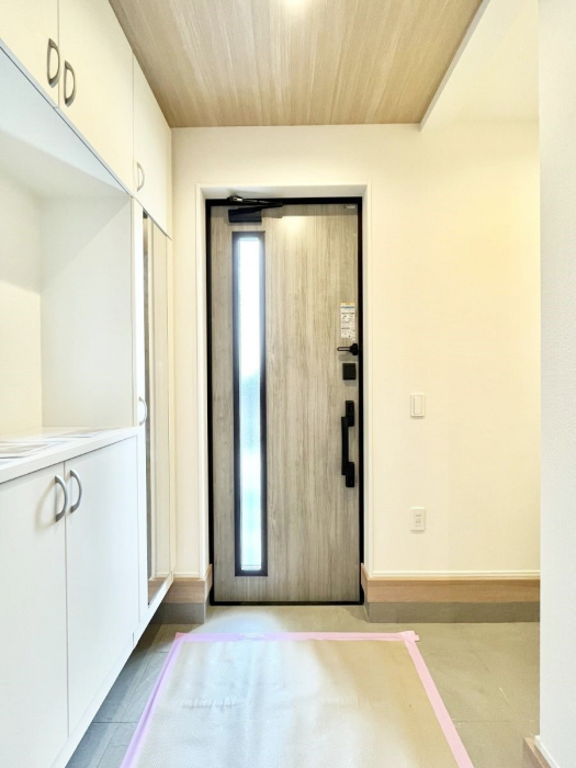 ���ց@�K���X�X���b�g�̓��������փh�A�������Ɍ���͂��Ă���܂�