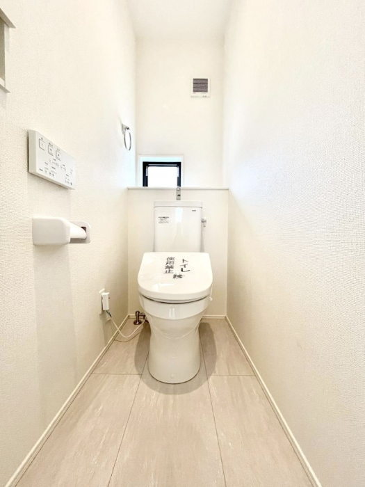 �g�C���@�g�C����1�K��2�K���ꂼ��ɔz�u����Ă��ĂƂĂ��֗��ł��B 