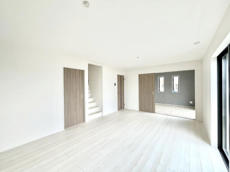 ���r���O�@�������������͋C�̂k�c�j�͉Ƒ��݂�Ȃ̉��K���  