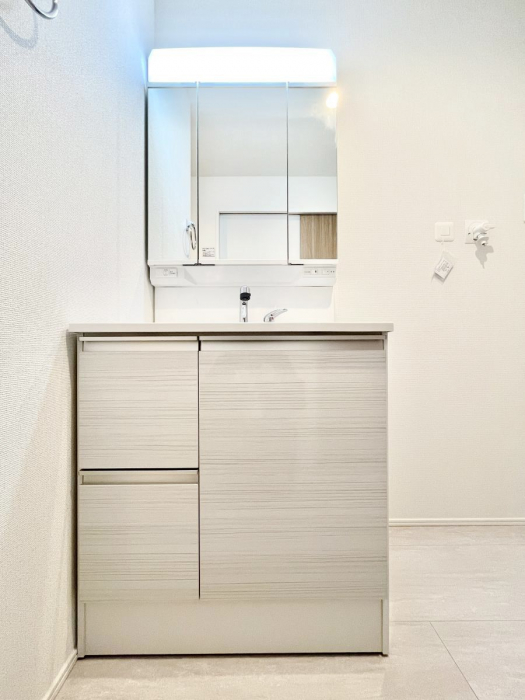 ���ʑ�E���ʏ��@���[�͂Ƌ@�\���ɗD�ꂽ���ʉ��ϑ�@