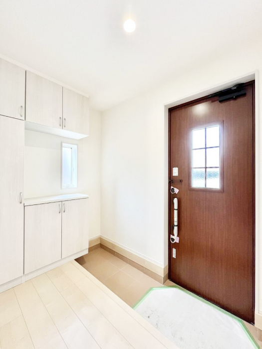 ���ց@���ʔ��͂��Ƒ��̎ʐ^��G�߂̃C���e���A�ŏ���I�Ƃ��ĉ��o�ł��܂�