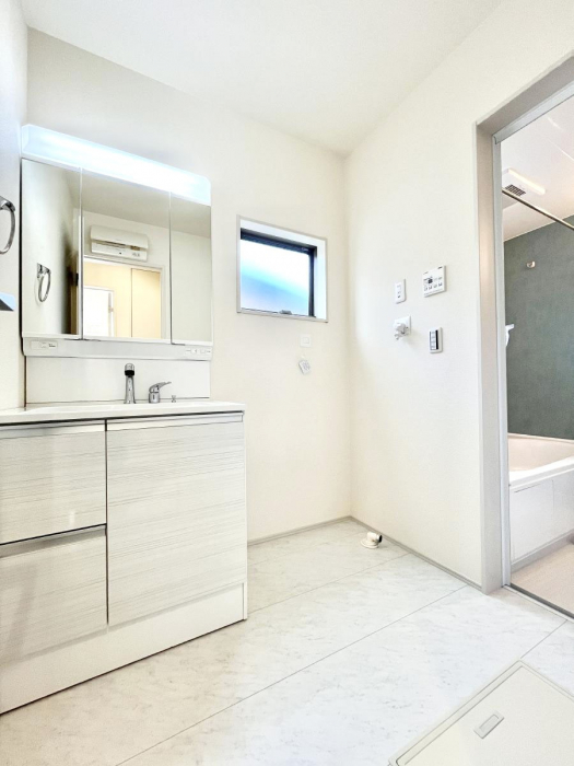 ���̑��@�������̂�����K��Ԃł��B�����̐g�x�x���C�����ǂ����g�������܂��B 