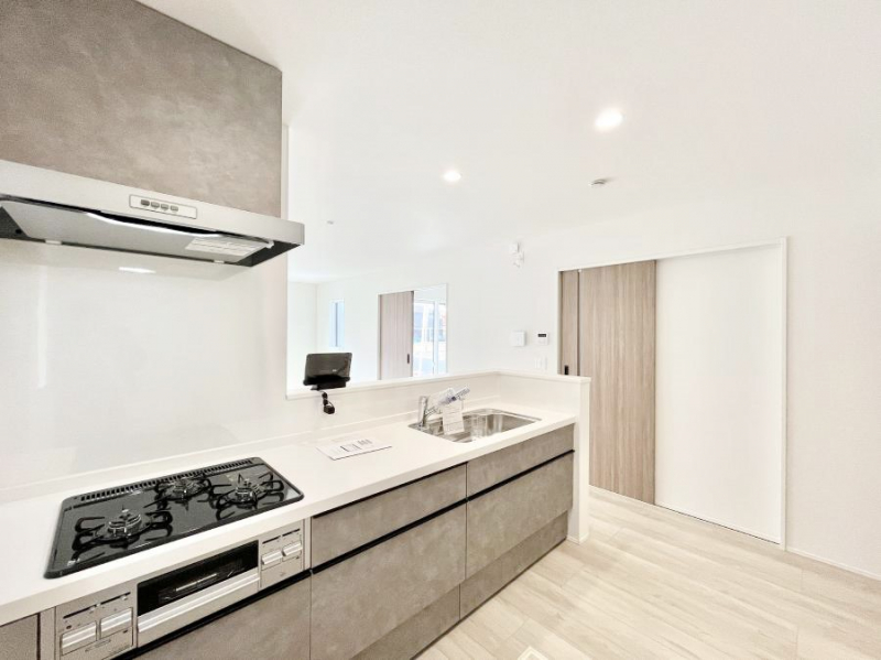 �L�b�`���@���������Ȃ��炲�Ƒ��Ƃ̉�b���y���߂�ΖʃJ�E���^�[�L�b�`���@